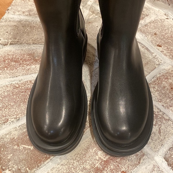 She & In Waterproof Boots.  Size 40. 12” height - Picture 3 of 9